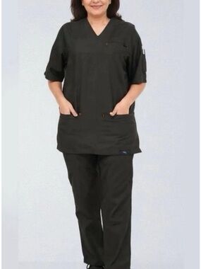 Women’s V-Neck Utility Scrub Top - Black